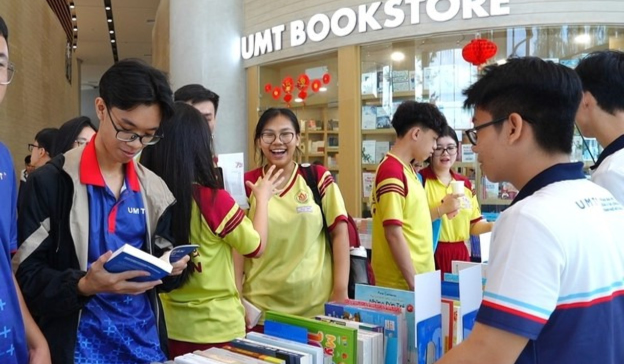 Tổ trưởng Lưu hành và Dịch vụ THƯ VIỆN